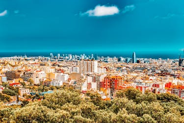 Recorrido a pie con audioguía por Barcelona con bono de teleférico de Montjuic